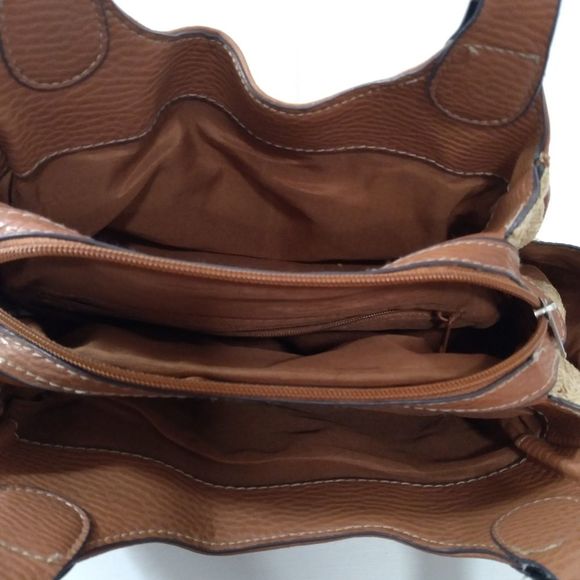 Cute Purse. Lots Of Storage. - Picture 3 of 4